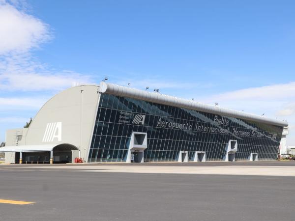 Con la ruta Puebla-Nueva York, gobierno estatal impulsa la conectividad internacional