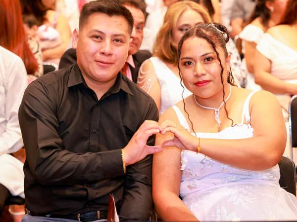 Se casan de forma gratuita más de 1,700 parejas en Puebla