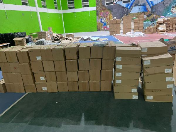 Entrega SEP abrigos y paquetes escolares a estudiantes de la Normal Rural “Carmen Serdán”