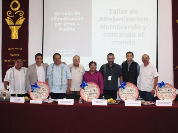 Se realizó Reunión de Formación Inicial a Estudiantes Alfabetizadores en Puebla