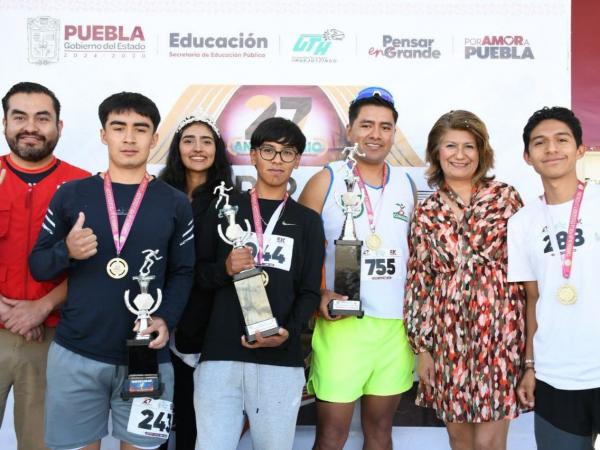 Fomenta UTH combate a la violencia contra las mujeres con carrera 5K
