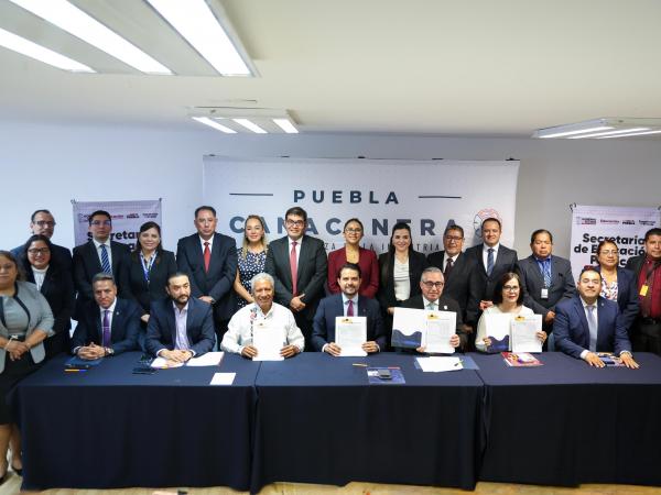 Firma de convenio entre tecnológicos de Puebla y CANACINTRA