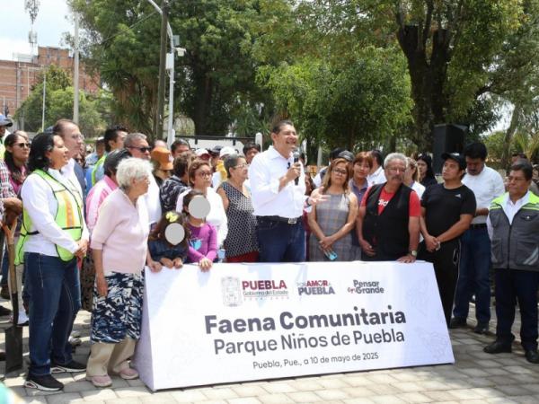 Colonos demuestran su amor a Puebla con Faena Comunitaria