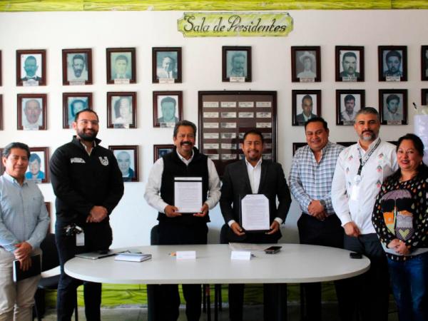 UPAM firma convenio con San José Chiapa para fortalecer formación profesional estudiantil