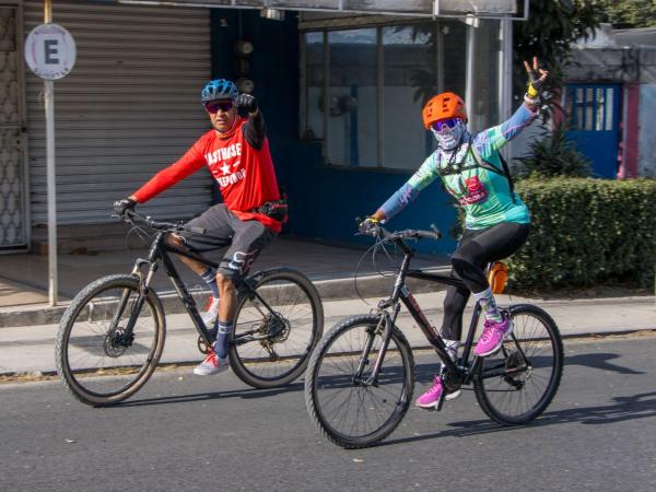 Celebran Mes del Amor y la Amistad en la Vía Recreativa Metropolitana