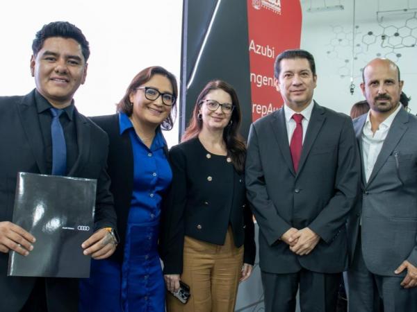 Celebra UTP graduación de 120 estudiantes de Formación Dual con Audi México