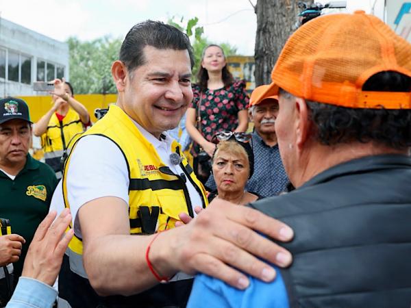 Convoca gobernador Armenta Mier a organización vecinal para rehabilitación de accesos a colonias