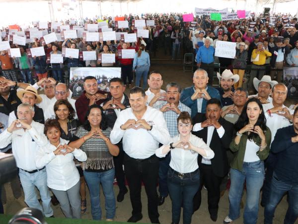Gobierno estatal refuerza apoyos al campo poblano en región de Acatzingo