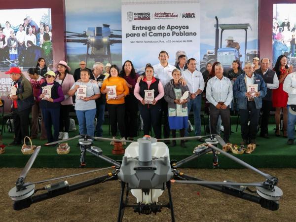 Con maquinaria y apoyos directos, Gobierno Estatal reactiva 200 mil hect&aacute;reas de campo