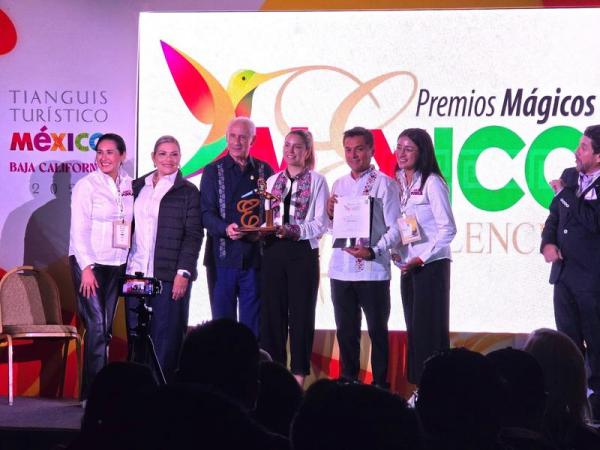 En Tianguis Turístico 2025, Zacatlán triunfa en Premios Mágicos por Excelencias