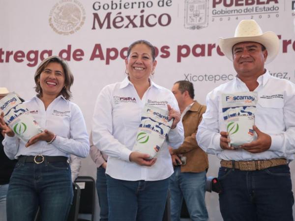 Sierra norte se mantiene de pie con apoyos para transformar el campo en Xicotepec y Huauchinango