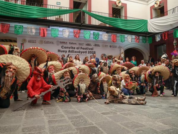 Huey Atlixcáyotl 2025, orgullo de Puebla, esencia del México profundo: Armenta