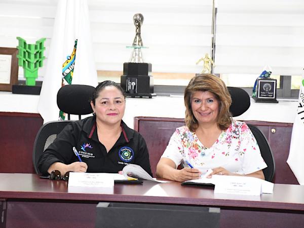 Firman UTH y Cadena de Milagros convenio de colaboración para beneficio social