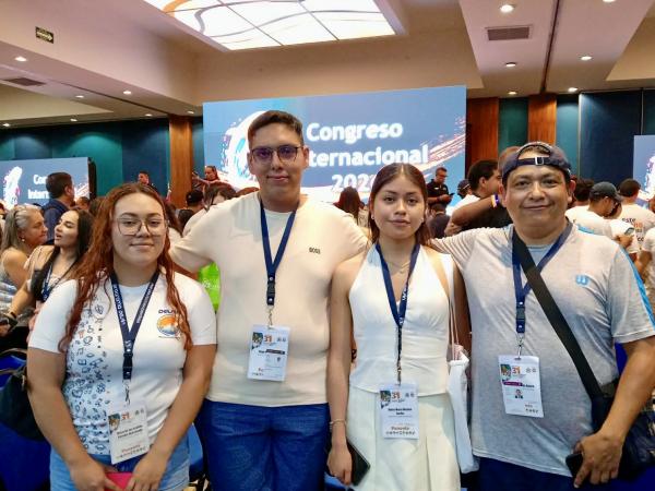 Participan estudiantes de UTH en el Congreso Internacional Delfín 2026