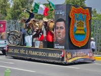 Con gran participaci&oacute;n Desfile C&iacute;vico Militar en Puebla
