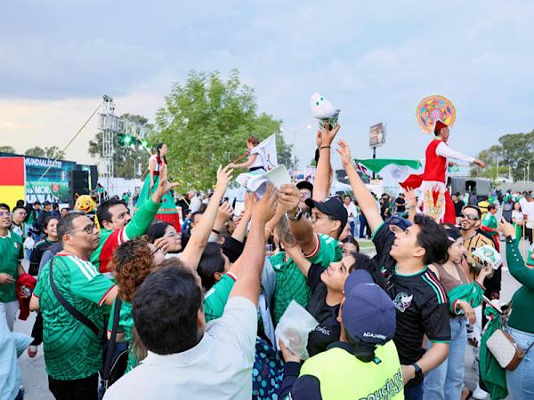 Miles de familias disfrutan de fiesta mundialista en Puebla; un &eacute;xito la verbena popular&nbsp;
