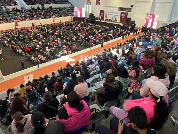 Puebla impulsa Beca Universal “Rita Cetina” para educación básica