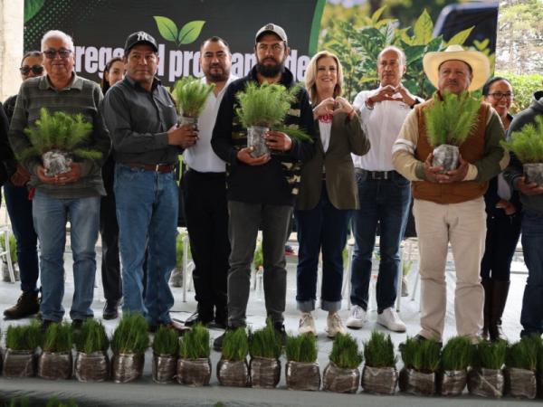 Refrenda gobierno estatal compromiso de conservar ecosistemas; entrega 274 mil árboles