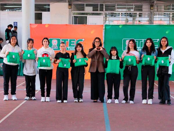 Entrega TecNM Teziutlán nuevos uniformes a selectivos deportivos