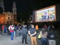 Poblanos y turistas disfrutan proyecci&oacute;n &ldquo;La &Uacute;ltima Cena: El Cuadro Viviente&rdquo;