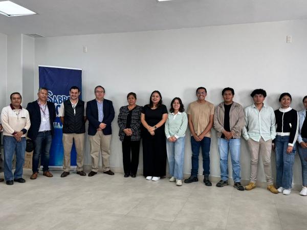 Estudiantes de UTH, seleccionados en programa dual con Embotelladora AGA de México