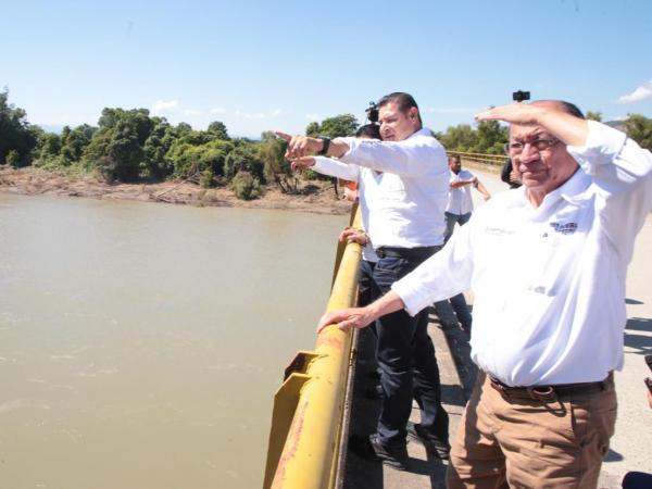 Rehabilitación de puentes y carreteras para conectar comunidades, se compromete Gobernador Armenta con Tenampulco