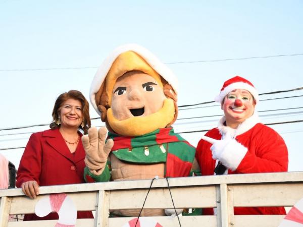 Ilumina UTH la Navidad con caravana que reunió a miles en Huejotzingo