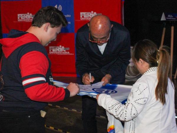 Presenta Chelis diferenciadores de la UDEP