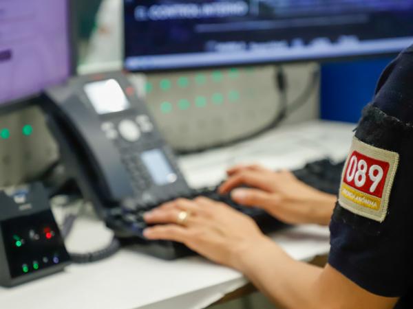 Gobierno fortalece 089 para combatir extorsión telefónica y proteger a familias