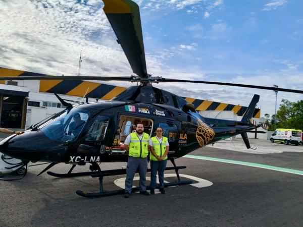 Gobierno estatal garantiza atención especializada con traslado aéreo desde Acatlán.