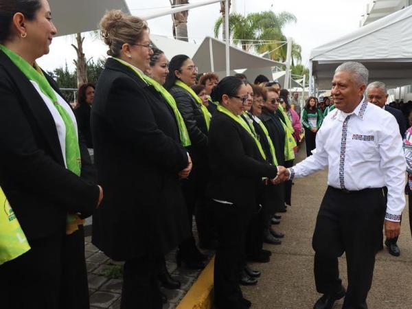 Se impulsa Educación Inclusiva con mural en Lengua de Señas Mexicana