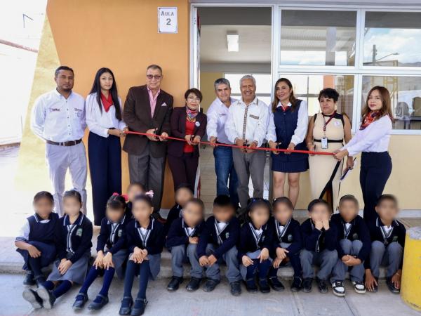 Fortalece SEP espacios educativos y formación docente en Tehuacán