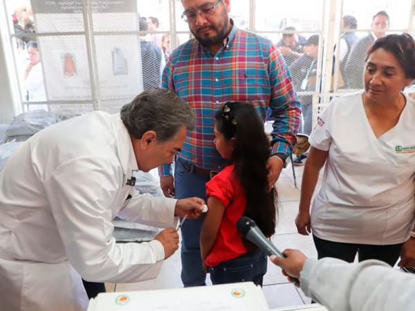 Puebla refuerza prevención del sarampión con jornada de vacunación en el Mercado Hidalgo