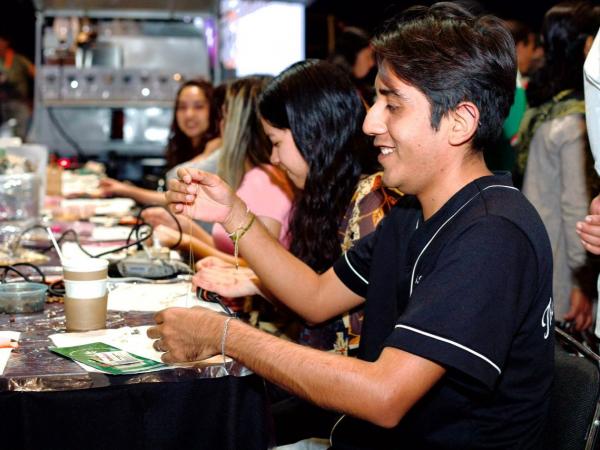 Emprendimiento y riqueza comunitaria estatal, mediante "Talleres con Amor" en CONCAFÉ 2026