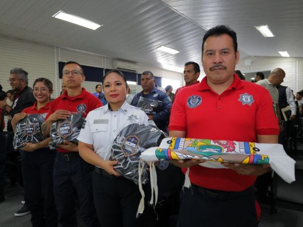 Abanderan SSP y UCIPS a delegación poblana para juegos latinoamericanos de policías y bomberos