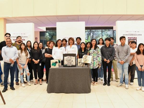 UTH fomenta creatividad en sus estudiantes con exposición de arte