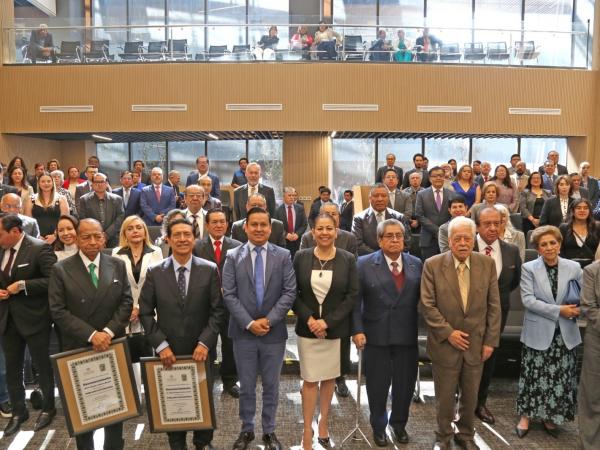 Presidente del IAP recibe el galardón “Poblano Distinguido”