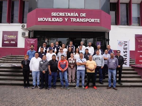 Con capacitación, Gobierno estatal reduce emisiones y ahorra combustible en transporte público