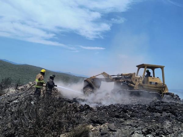 Control de incendio en Acatlán registra avance de 85 por ciento
