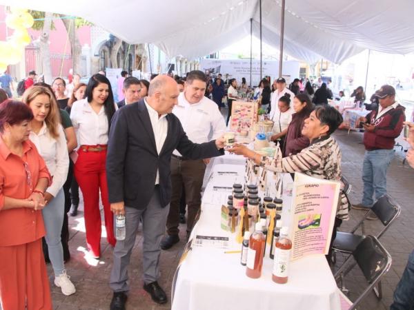 Impulsan inclusión laboral femenina con feria de empleo en Tehuacán