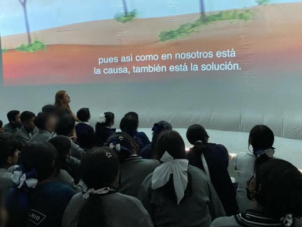 Lleva CEASPUE actividades de Domo del Agua a niñas y niños de Acajete