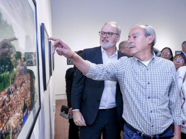 Inaugura Secretaría de Arte y Cultura la exposición fotográfica “Fidel es Fidel”