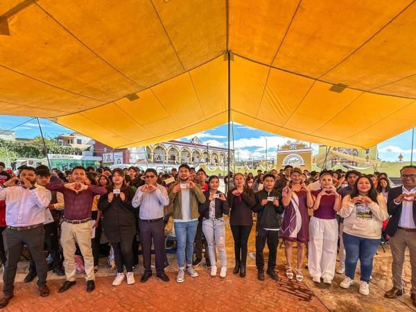 Becas de Conectividad reducen la brecha digital en estudiantes del Izta-Popo