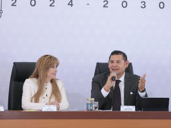 Casas del Abue trascienden cambios de gobierno; política humanitaria exitosa con dignidad