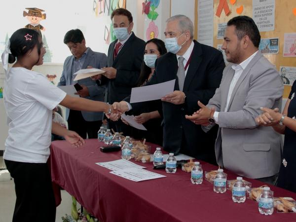 ISSSTEP otorga atención y seguridad educativa a infantes hospitalizados