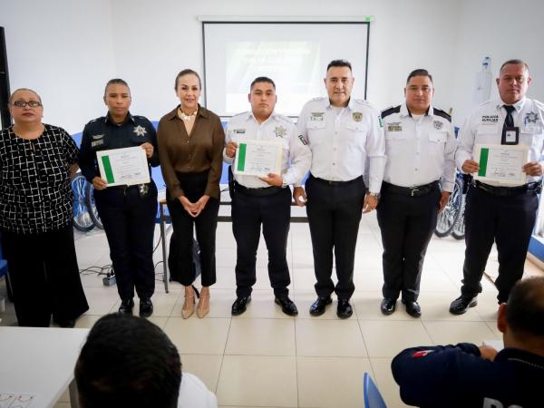 Policía Auxiliar fortalece habilidades de manejo y seguridad vial